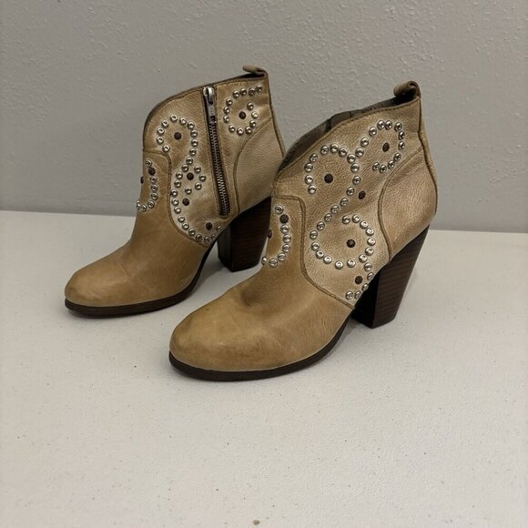 Steve Madden Leather Studded Western Booties Tan  Size 8.5 - Picture 1 of 9